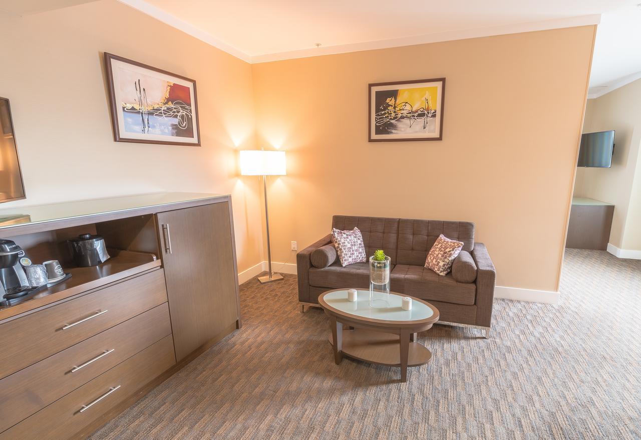 Mstar Hotel Kitimat 外观 照片