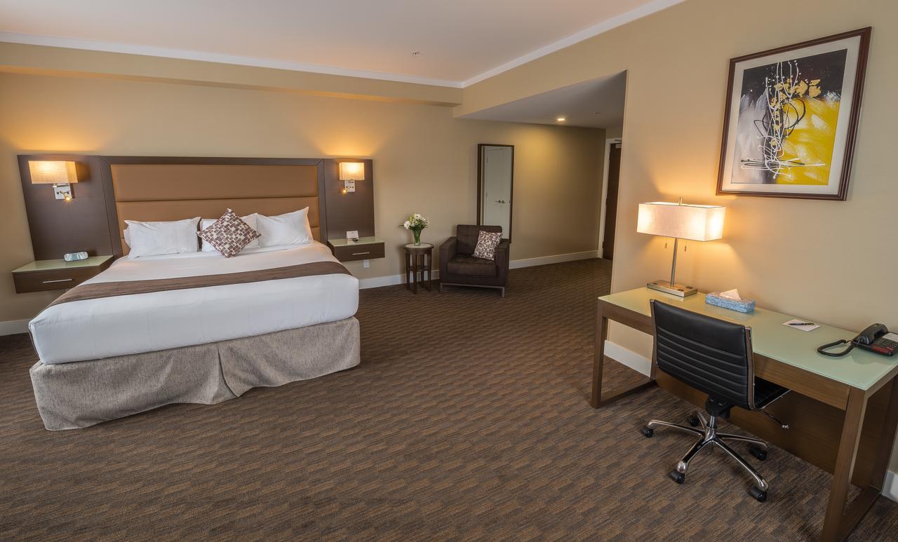 Mstar Hotel Kitimat 外观 照片