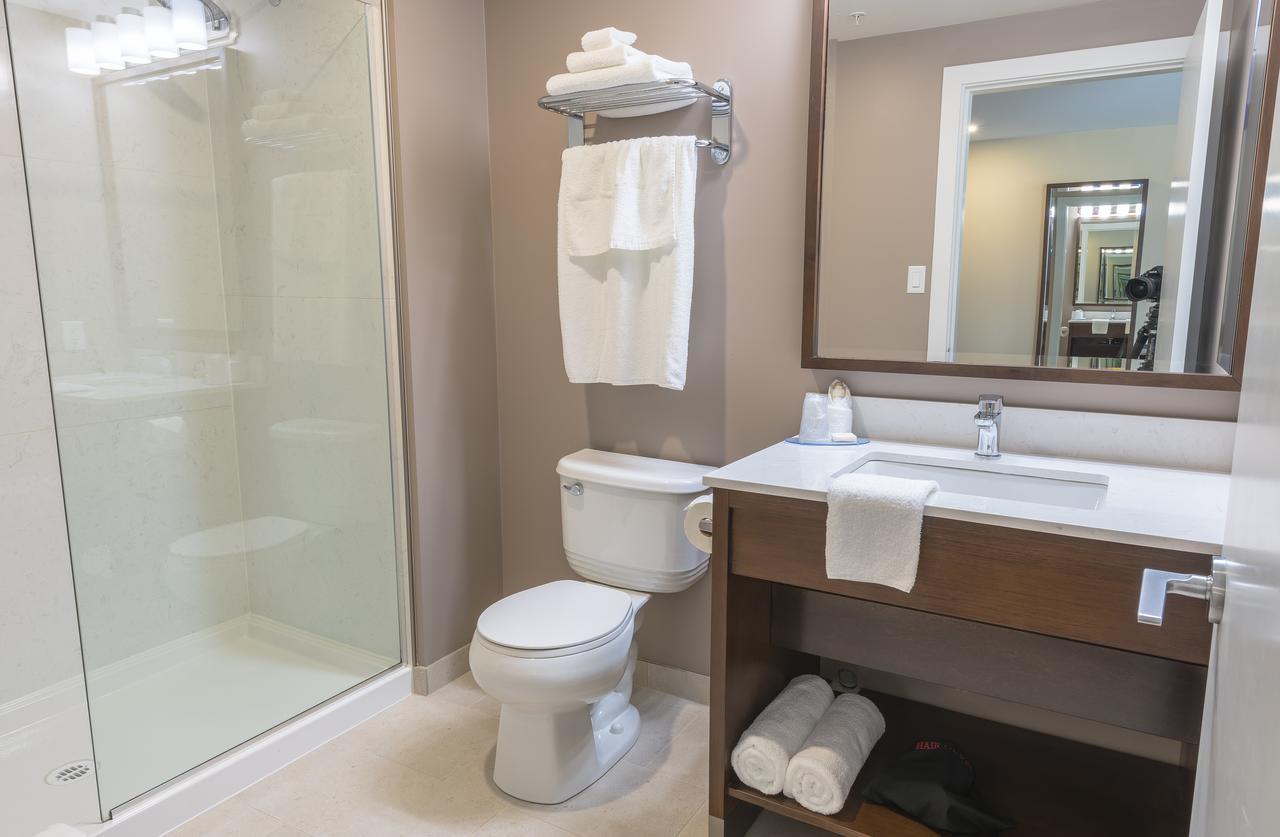 Mstar Hotel Kitimat 外观 照片